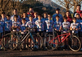 Julen Axpe, Xubane Garai y Gari Arexolaleiba serán los entrenadores de Dorlako Ama Txirrindulari Eskola, los tres excorredores de la escuela .