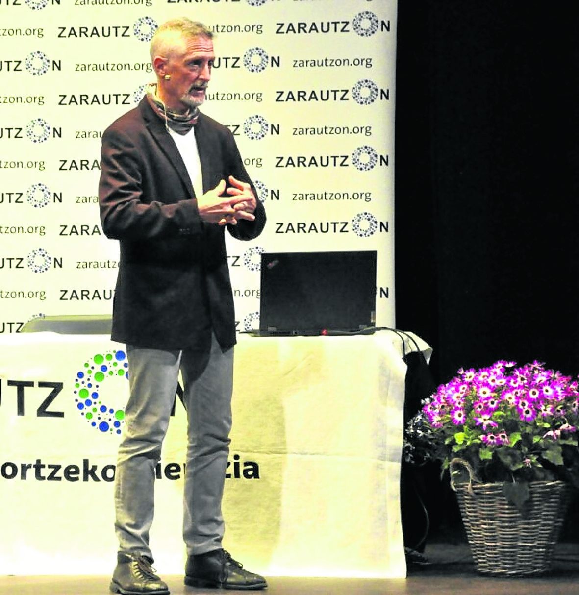 Fernando Valladares en su charla del pasado mes de marzo en Zarautz.