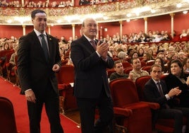 Imanol Pradales y Andoni Ortuzar en los premios Sabino Arana.