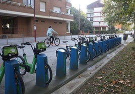 Estación de Dbizi en la calle Tranbia de Donostia.