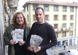 Alazne Txurruka y Jon Riaño, este miércoles, durante la presentación del proceso de presupuestos participativos.