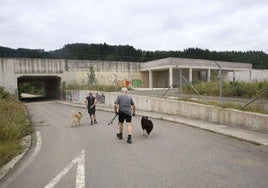 Estación del TAV en Ezkio, que lleva diez años construida.