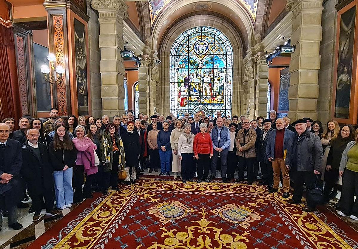 Euskaltzaindiak 2024an zehar zendutako sei euskaltzain omendu ditu