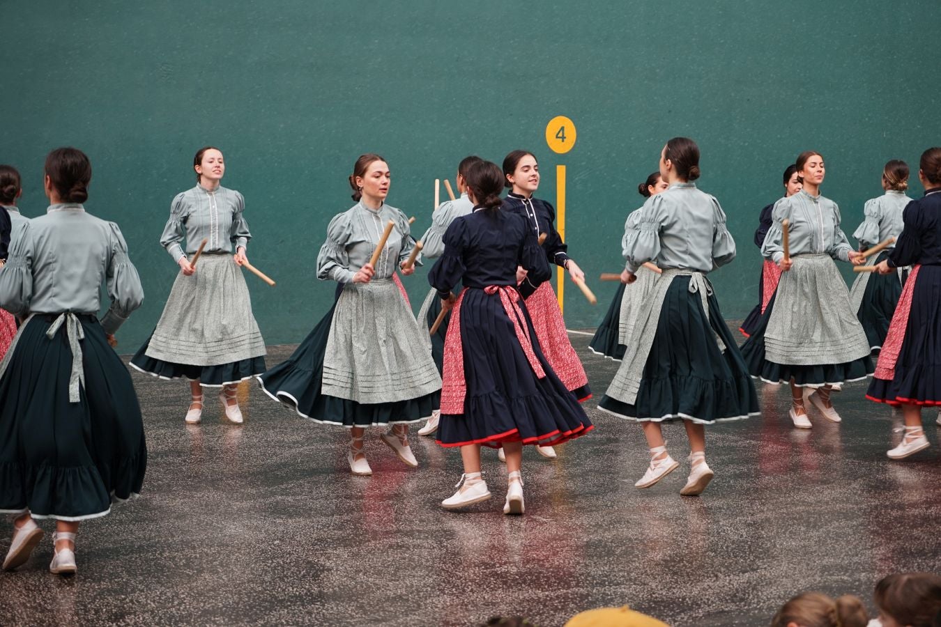 Idiazabal disfruta de sus fiestas con tradición y música