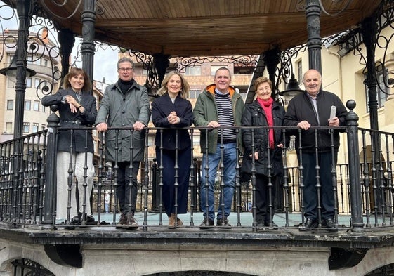 Representantes municipales y organizadores de la jornada en la presentación de la cita.