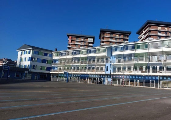 Exterior del colegio Iraurgi, de Azpeitia.