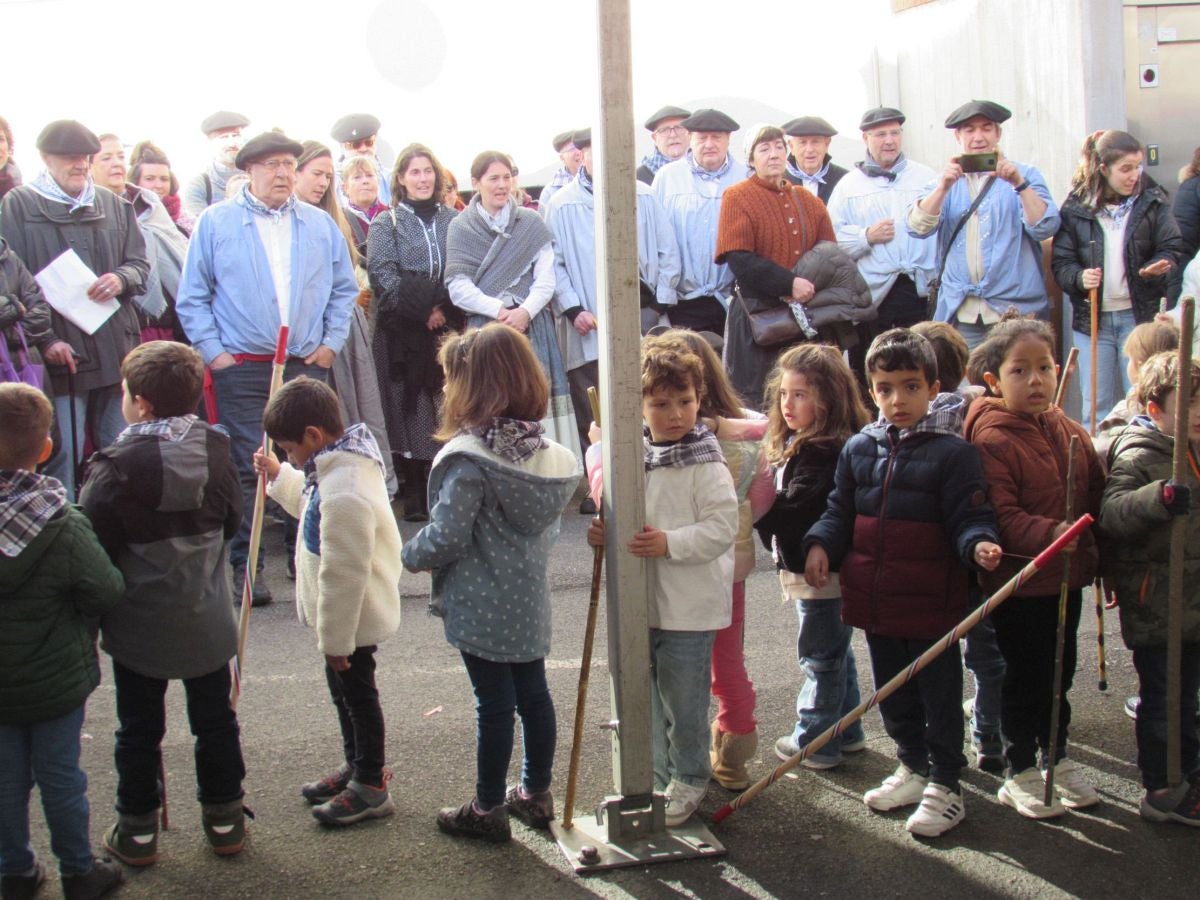 Soleadas coplas de Santa Agueda en Arrasate