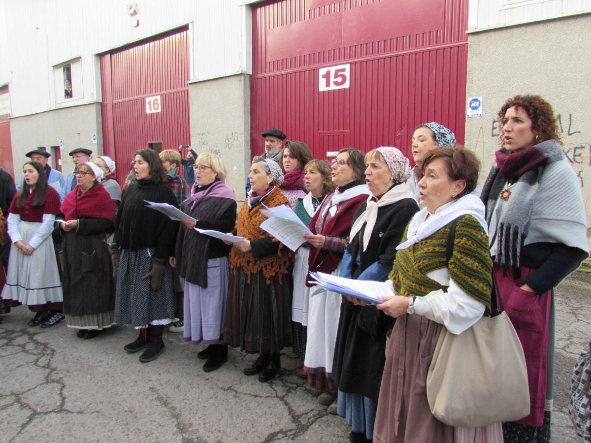 Soleadas coplas de Santa Agueda en Arrasate