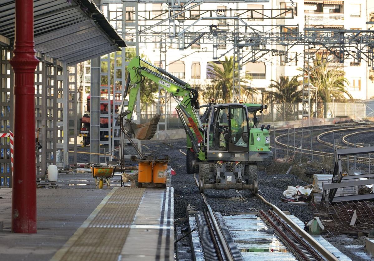 Estado de las obras del Tren de Alta Velocidad en la estación del Norte en San Sebastián.