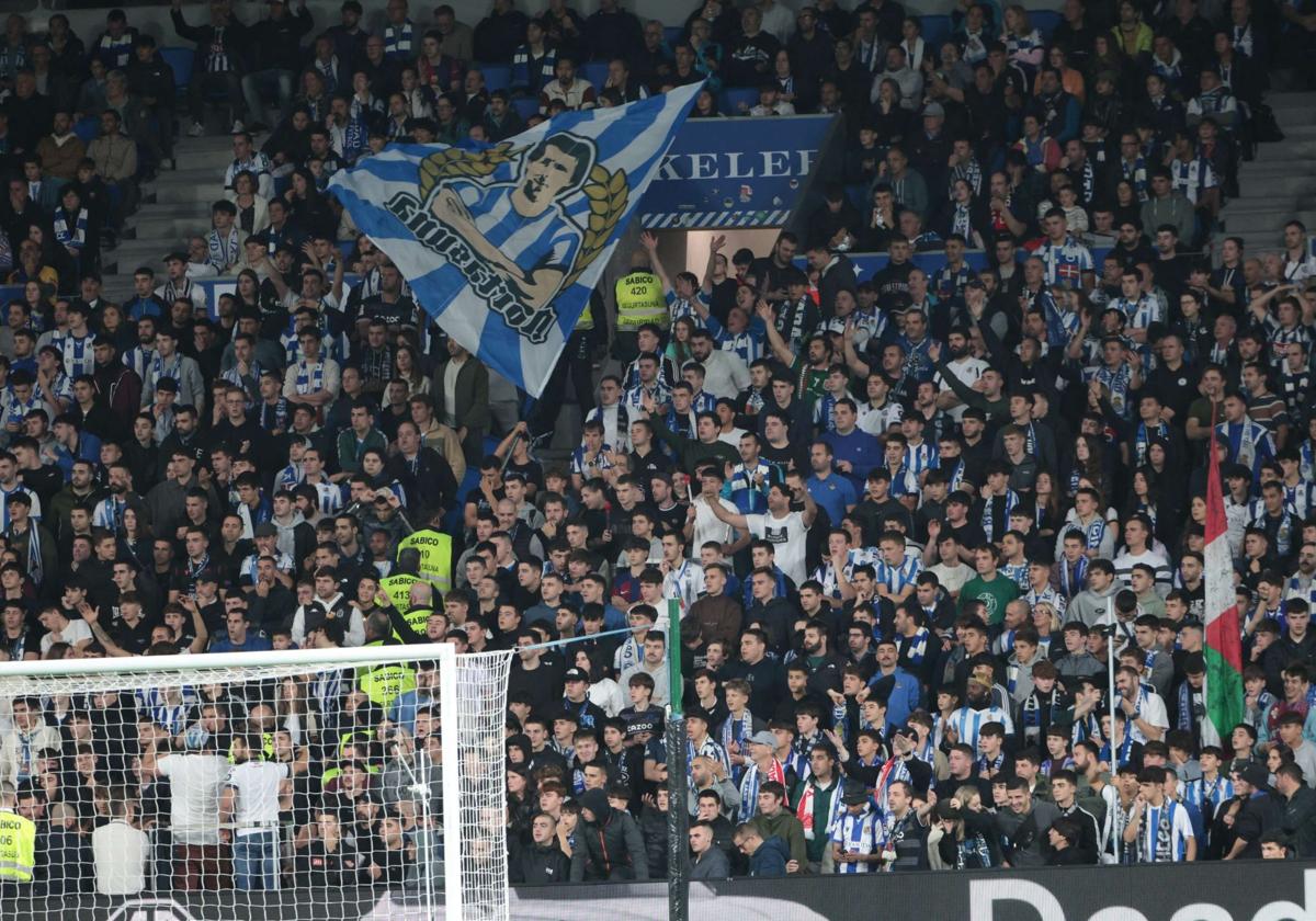 La afición de la Real quiere que su equipo siga vivo en la Copa del Rey