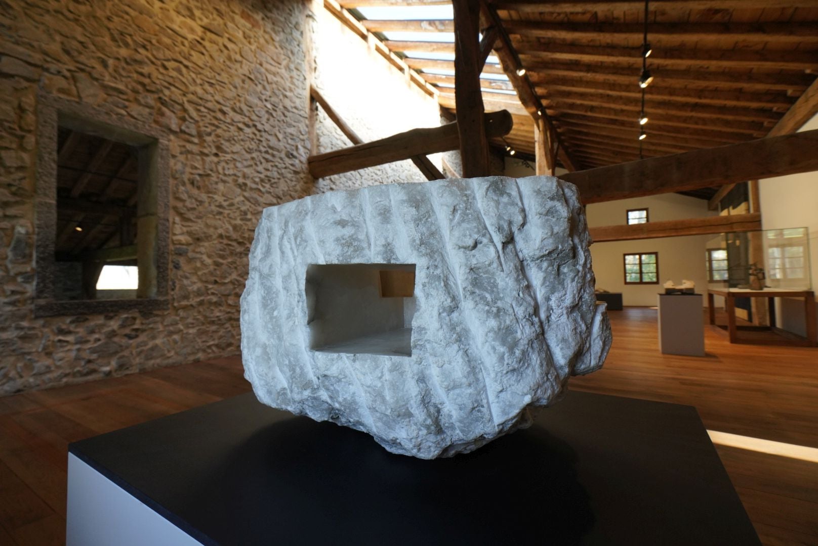 Exposición &#039;Harri, Lurra, Huts&#039; en Chillida Leku