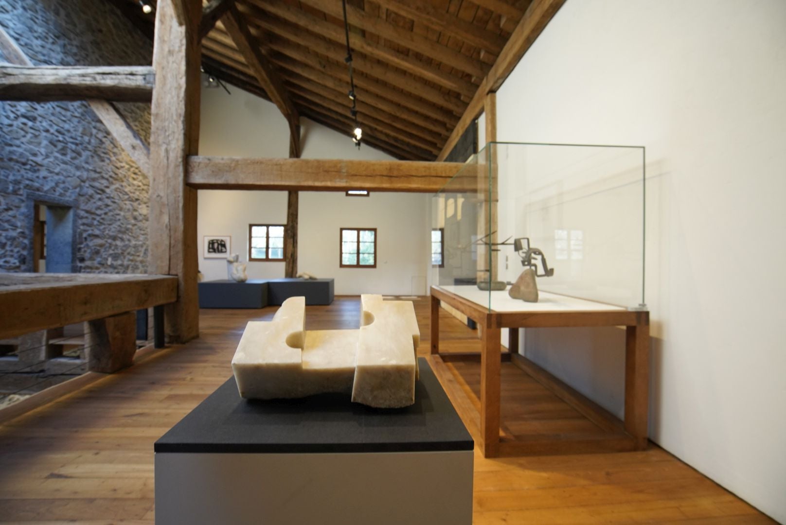 Exposición &#039;Harri, Lurra, Huts&#039; en Chillida Leku