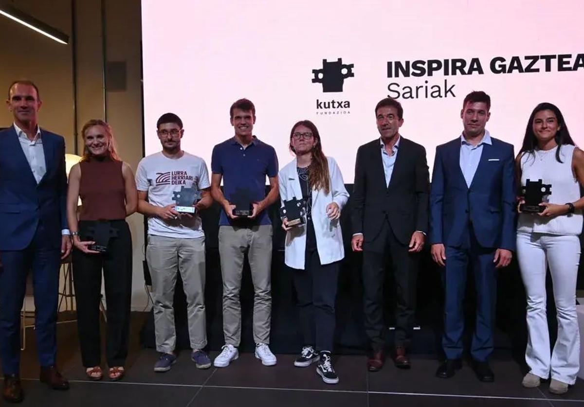 Los ganadores de los Premios Inspira Gazteak 2023.