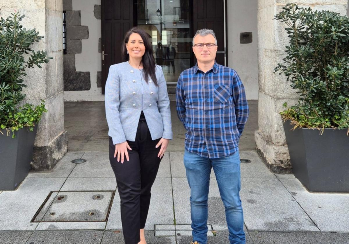 Udalak eta Aldundiak garraio publikoa eta turismoa lantzeko bilera egin zuten