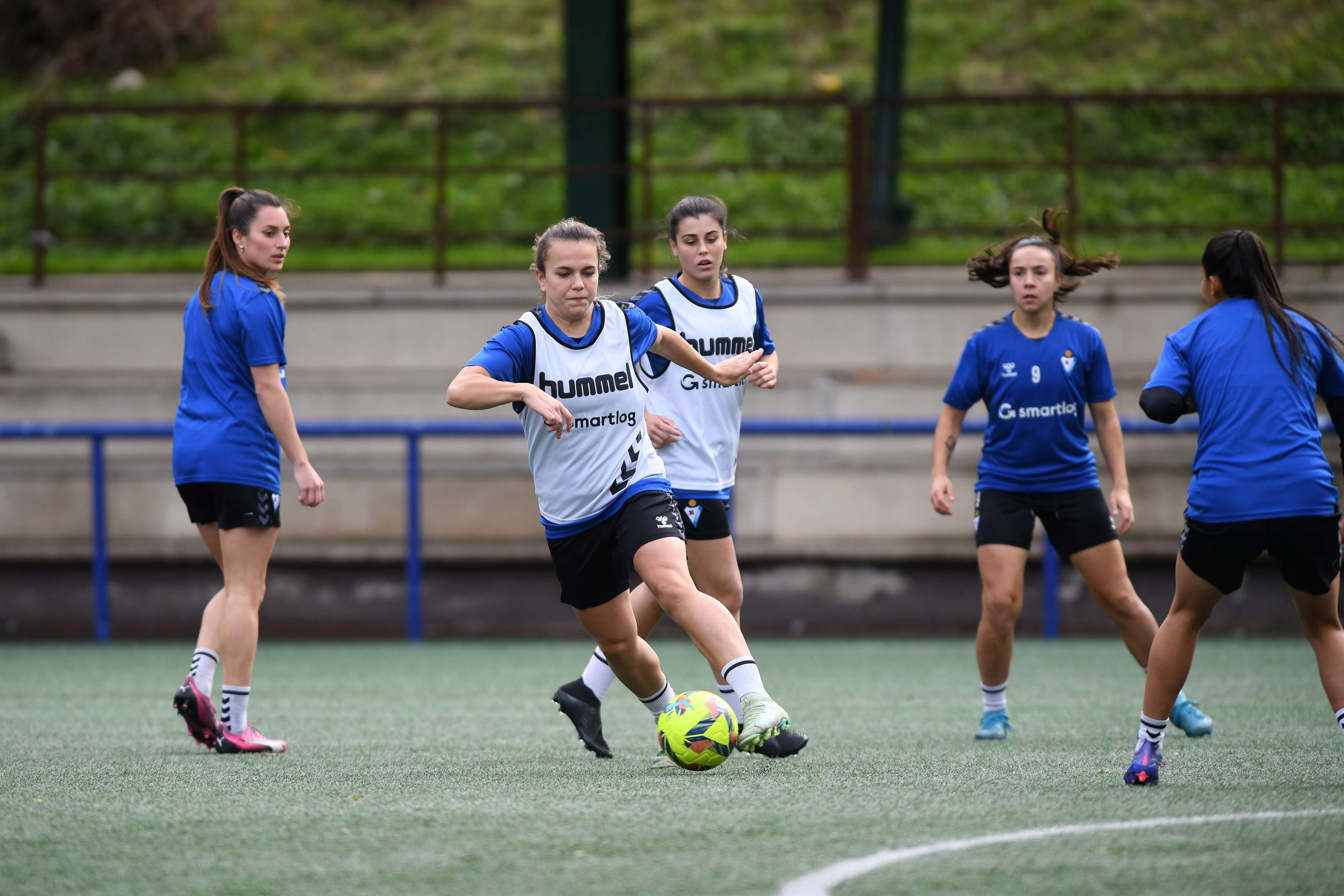 El Eibar de Liga F, en un entrenamiento en Unbe.