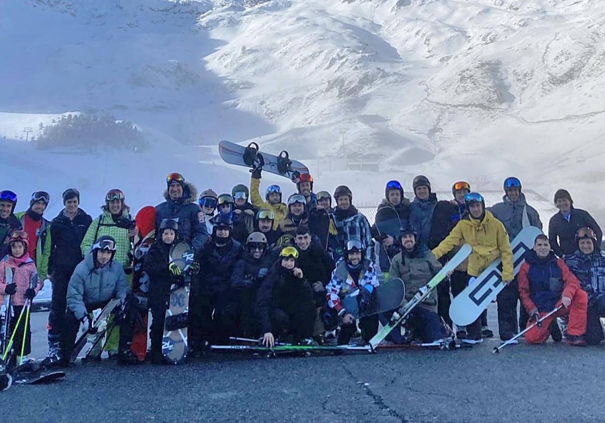 Joan den urteko taldearen argazkia, txoko zoragarri bat dela erakusten duena.