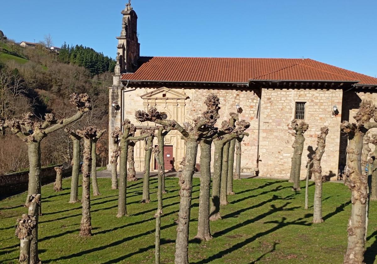 Santuario que recibe su nombre de las dorlas o calderos para evaporar el agua salina y obtener la preciada sal.