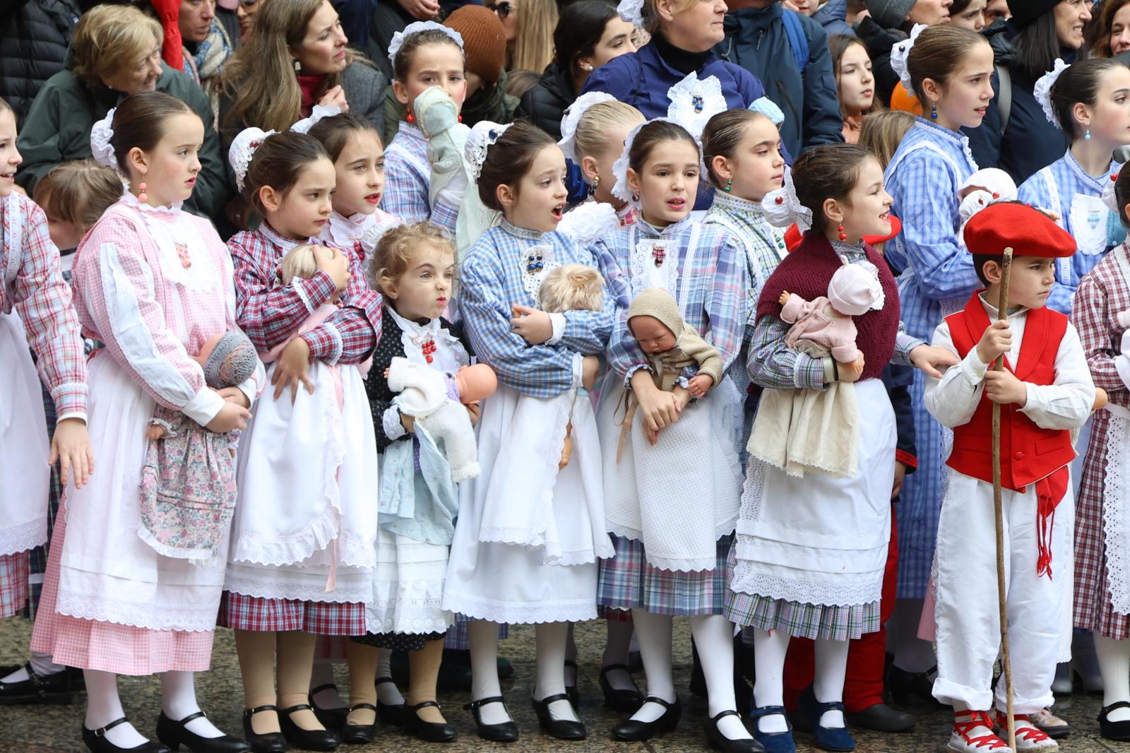 Inudeak eta Artzainak recorren la Parte Vieja