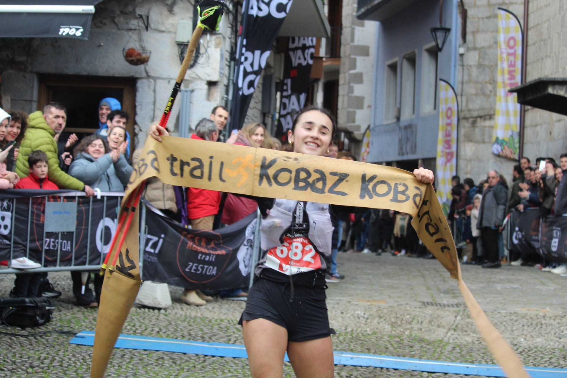 Iraitz Legorburu eta Eneritz Aramendi nagusi Kobaz Koba Trail lasterketan