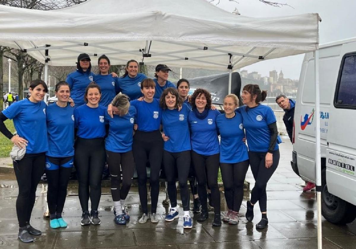 Debut de las mujeres del club de remo Illunbe
