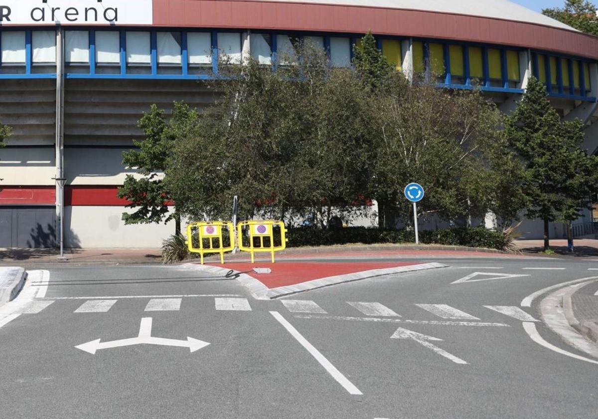 Exterior de la plaza de toros de Illunbe.