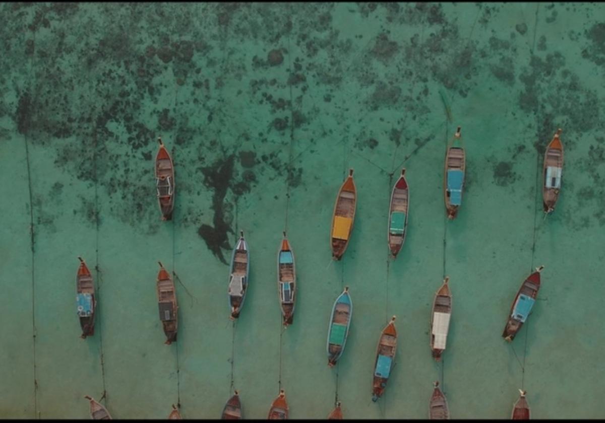 Embarcaciones de los pescadodres de la isla de Koh Lipe, enTailandia, a la que está dedicada una de las proyecciones de esta primera sesión.