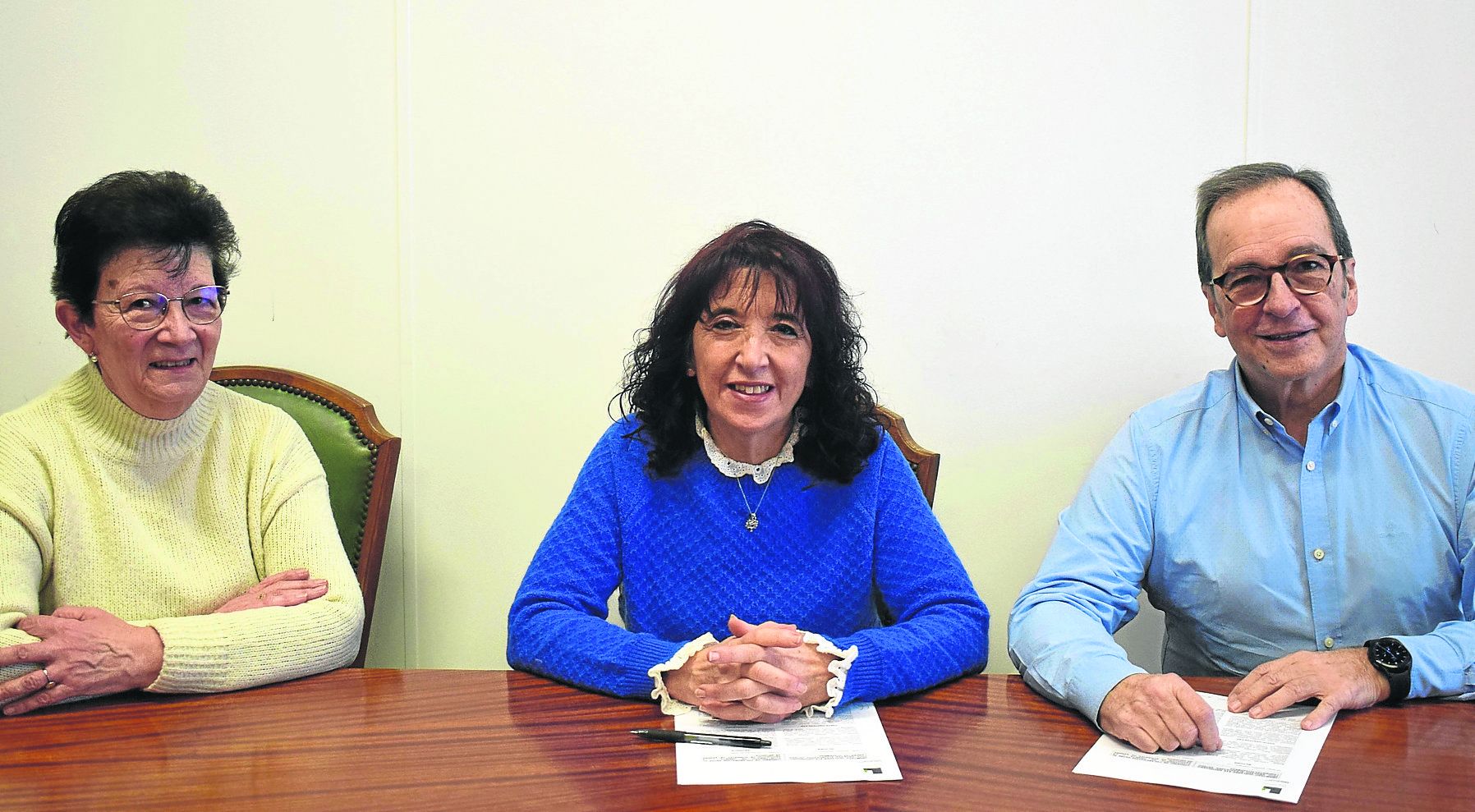 Izaskun Miner, Consuelo Frutos y Sabin Urcelay en la firma del convenio.