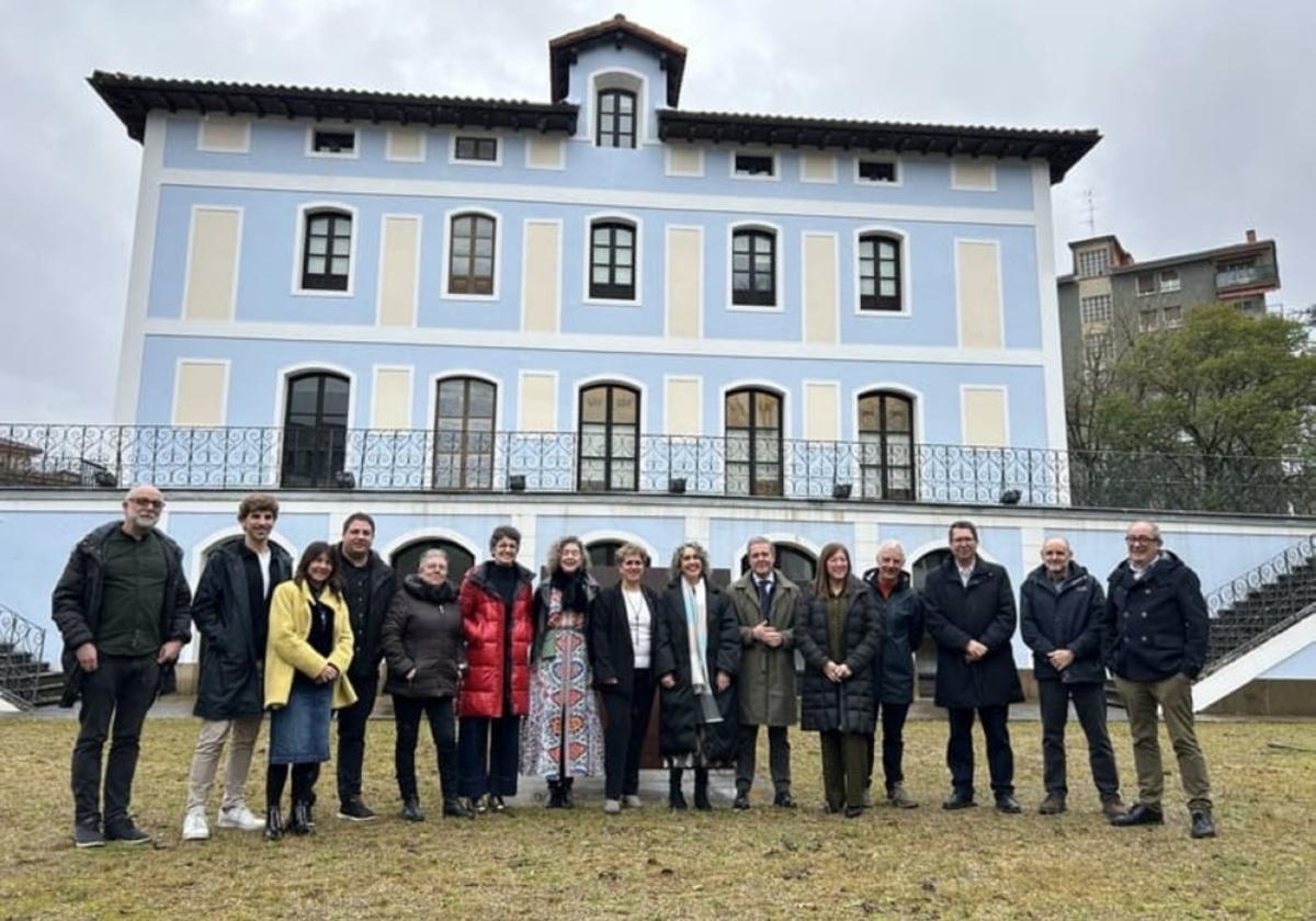 El Palacio Intsausti ha albergado la reunión de Herri Aginteen Koordinaziorako Batzordea.