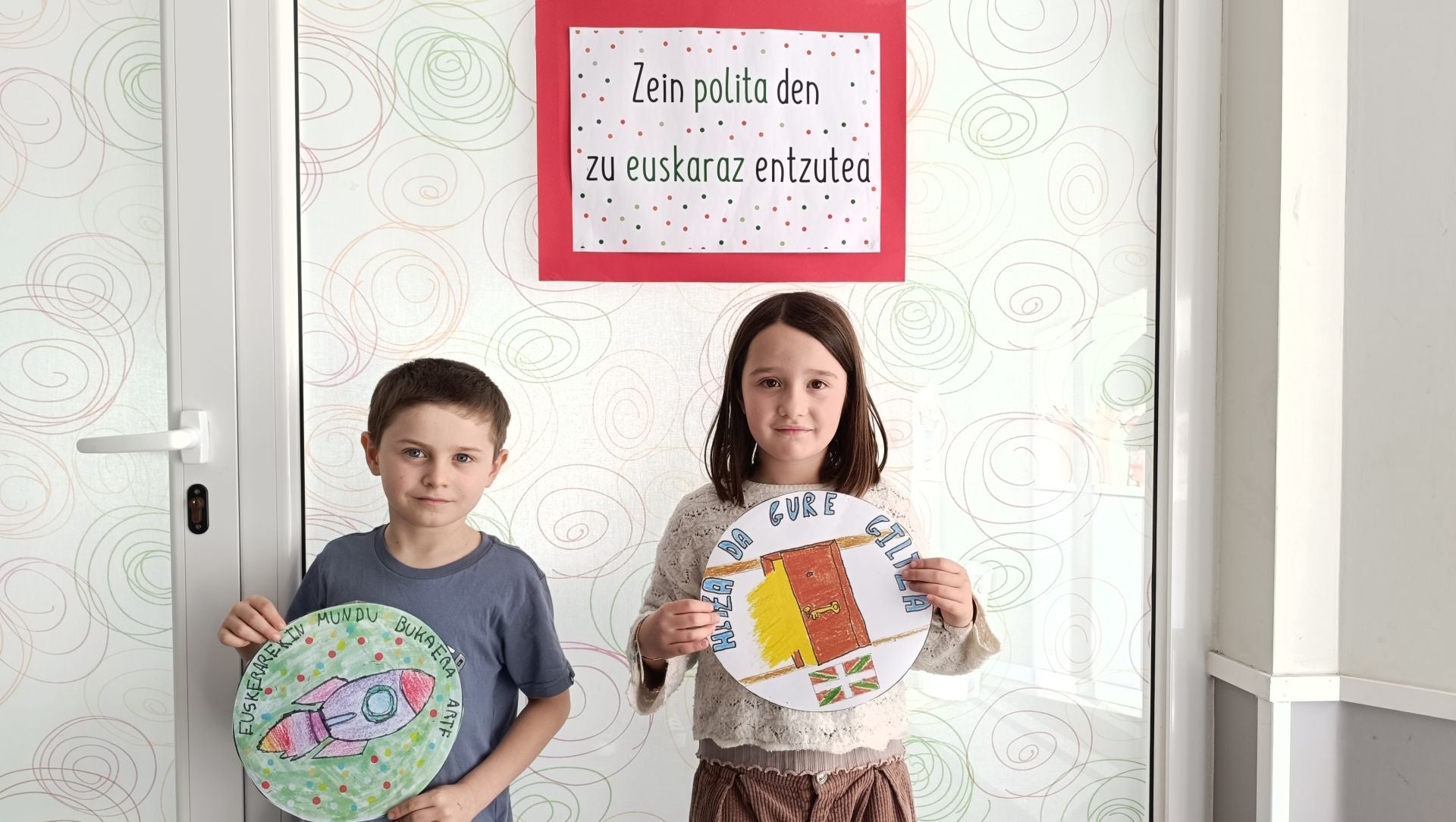 Imagen principal - Ama Guadalupekoa Ikastetxea Euskaraz sortzen eta bizitzen