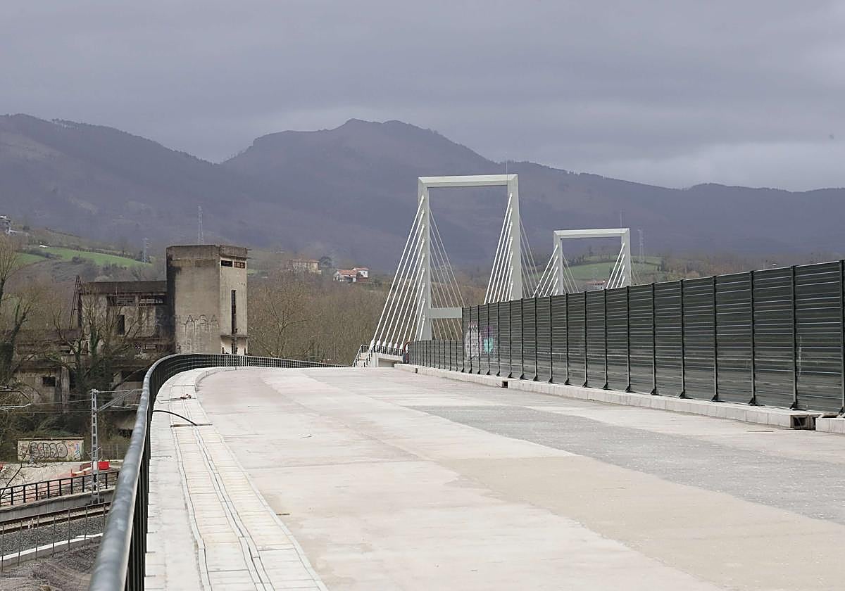 Viaducto del TAVen Hernani. La estructura entre Bergara y Hernani está ya finalizada desde hace un año.