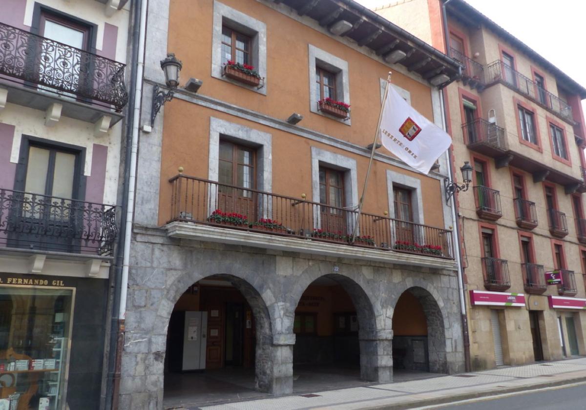 Para recordar la independencia lograda en 1986, la bandera de Lasarte-Oria ondeará esta jornada.