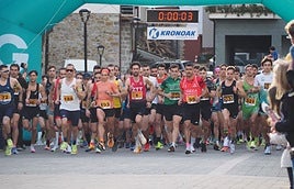 Salida de las y los participantes de la 40. edición de la Carrera Popular de Zumaia.