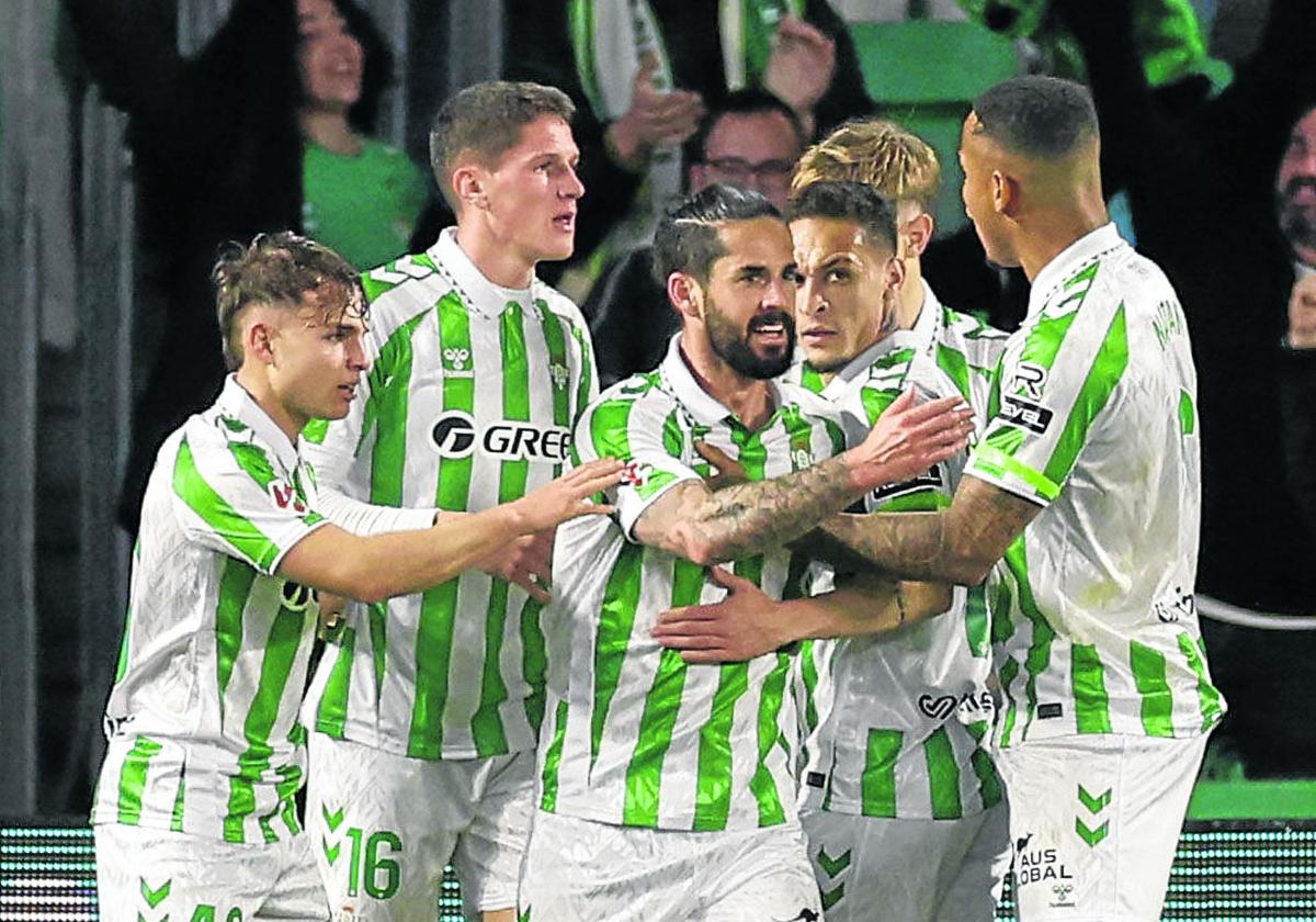 Un sensacional pase del malagueño originó el gol del triunfo del Betis contra el Mallorca