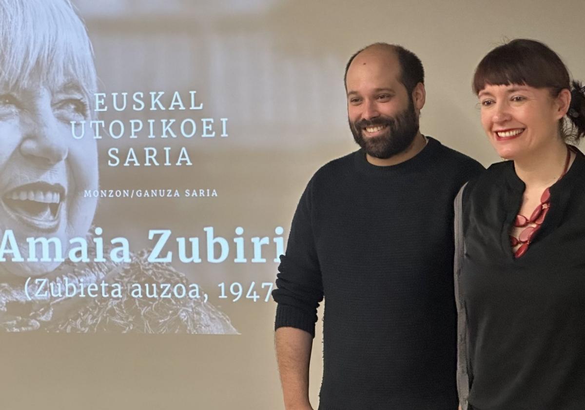 El alcalde Gorka Artola y la presidenta de la Olaso Fundazioa, Irati Jimenez, dieron cuenta del premio.