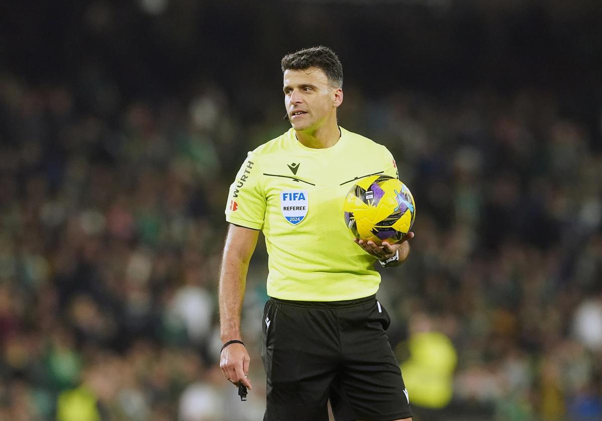 Gil Manzano, este pasado domingo en el Villamarín.