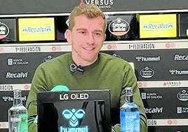 Comparecencia de Albert Carbó en la sala de prensa de Vigo.