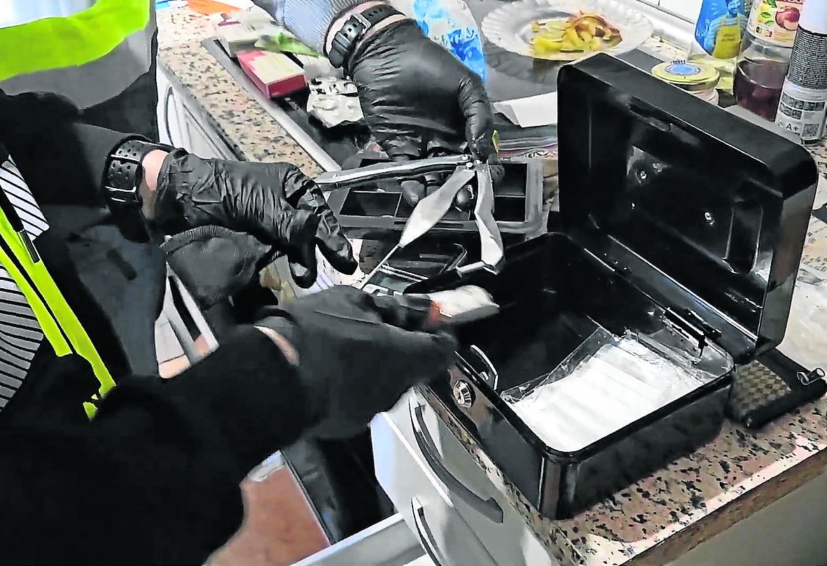 Pagar 50-100 euros o recibir una paliza, el precio por salirse de la banda