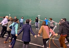 Una de las sesiones de ensayo llevadas a cabo en el frontón los días 3, 10 y 17 de febrero.