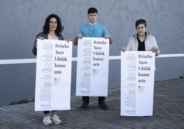 Auzo Udalaren hamargarren urteurrena ospatzeko prestatutako egitarauaren aurkezpeneko une bat.