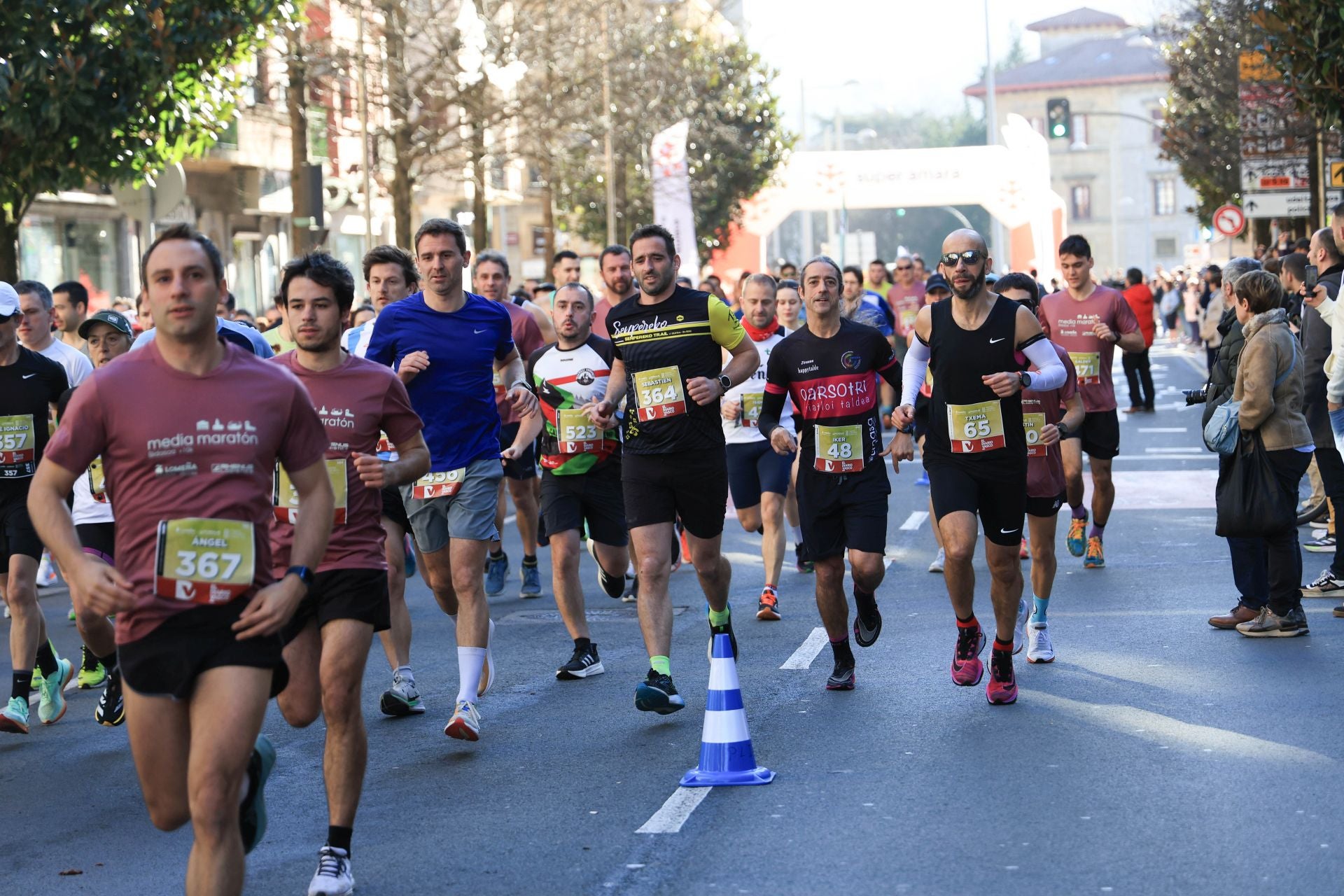 Cerca de 1.500 corredores han participado en la Media Maratón y 10K del Bidasoa