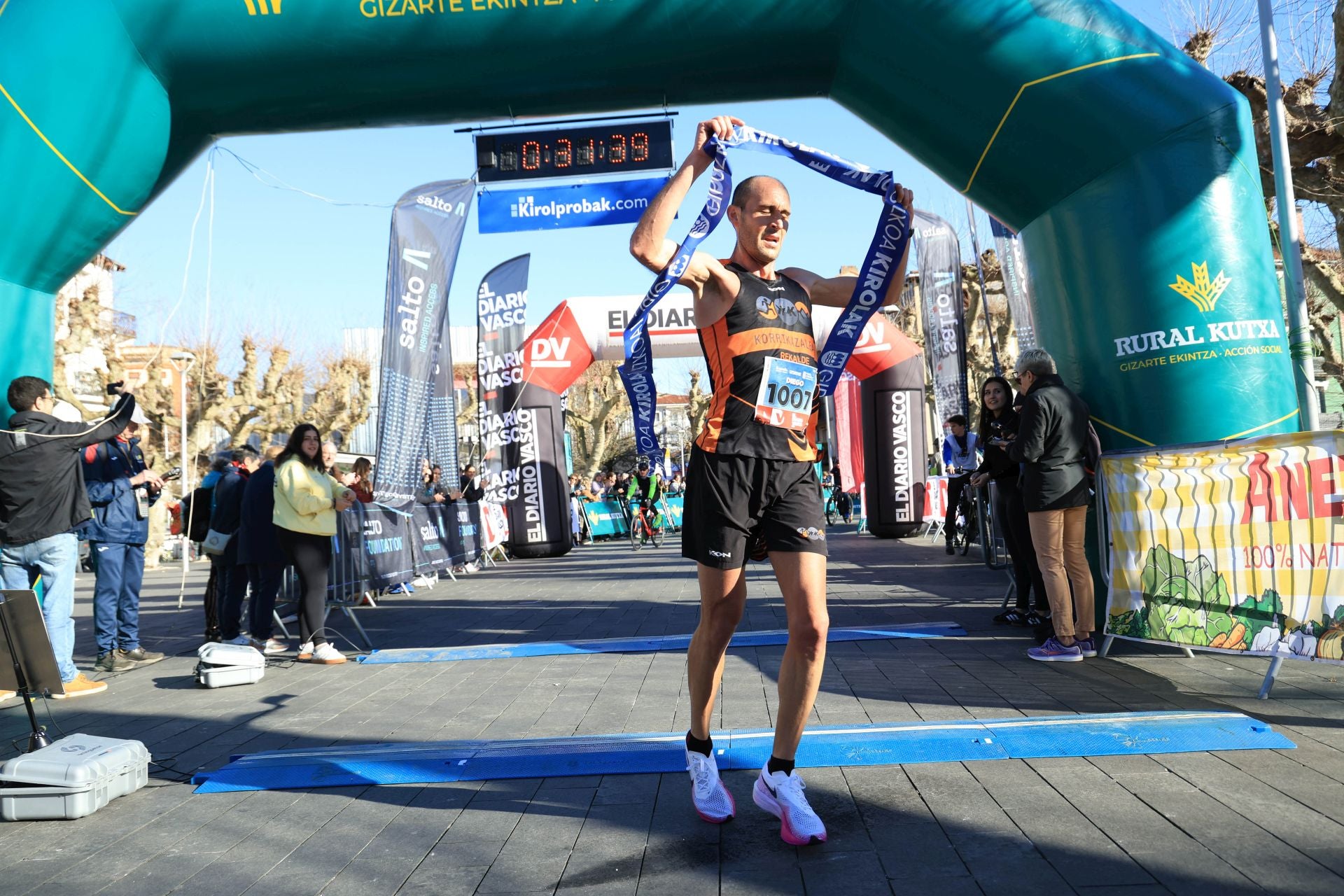 Cerca de 1.500 corredores han participado en la Media Maratón y 10K del Bidasoa