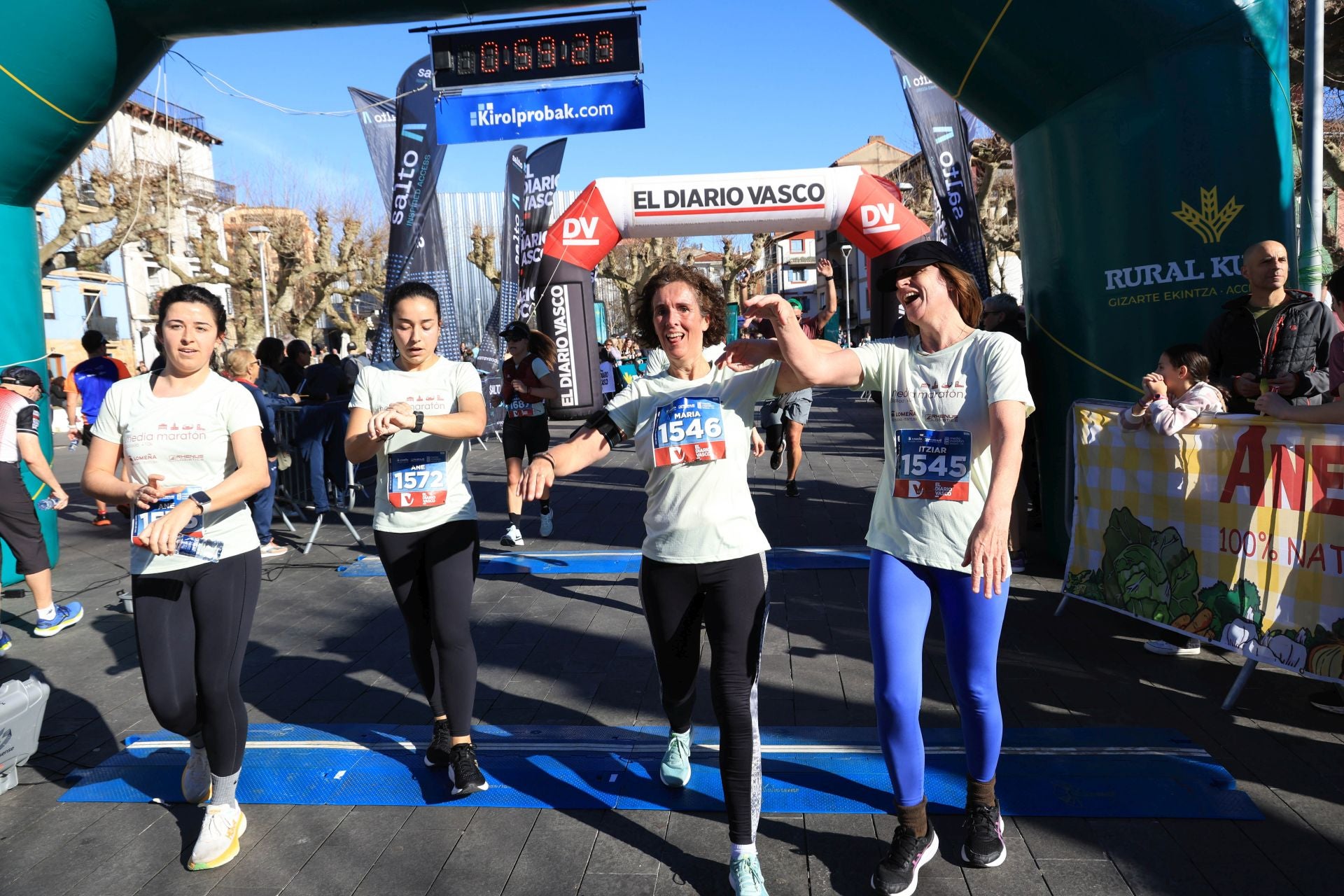 Cerca de 1.500 corredores han participado en la Media Maratón y 10K del Bidasoa