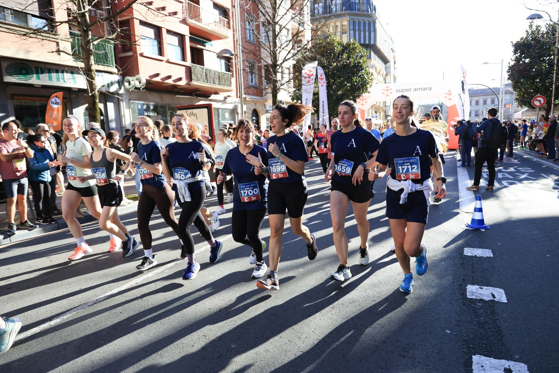 Cerca de 1.500 corredores han participado en la Media Maratón y 10K del Bidasoa