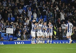 Los jugadores de la Real celebran uno de sus tres goles al Leganés