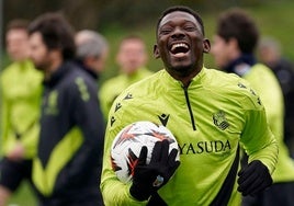 Hamari Traoré, en un entrenamiento reciente de la Real Sociedad este temporada en Zubiera.