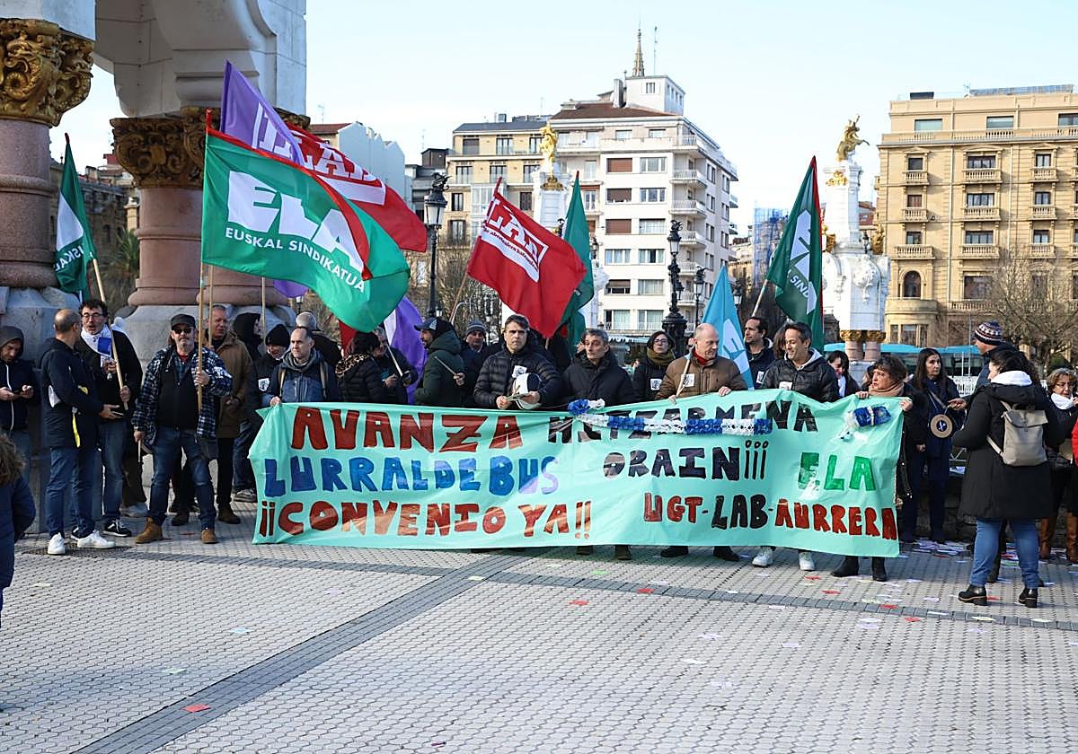 Concentración de trabajadores de Avanza durante una huelga el pasado mes de enero en Donostia.