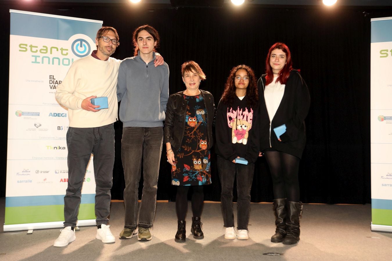 3º clasificado Categoría mayores 18 años: Equipo 1 de Ceinpro (Donostia). Ander Jauregui, Hazel-Giselle Orellana, Sheila Oreja y Yeray Arroyo; Iñigo Sáez (profesor) e Itziar Azkue (UPV/EHU)