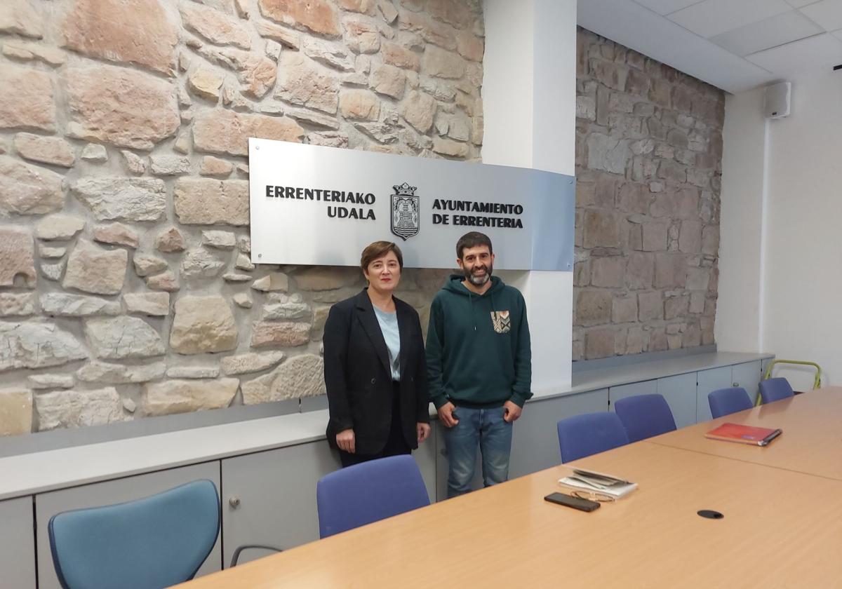 La alcaldesa de Errenteria, Aizpea Otaegi y el concejal de Urbanismo, Eneko del Amo