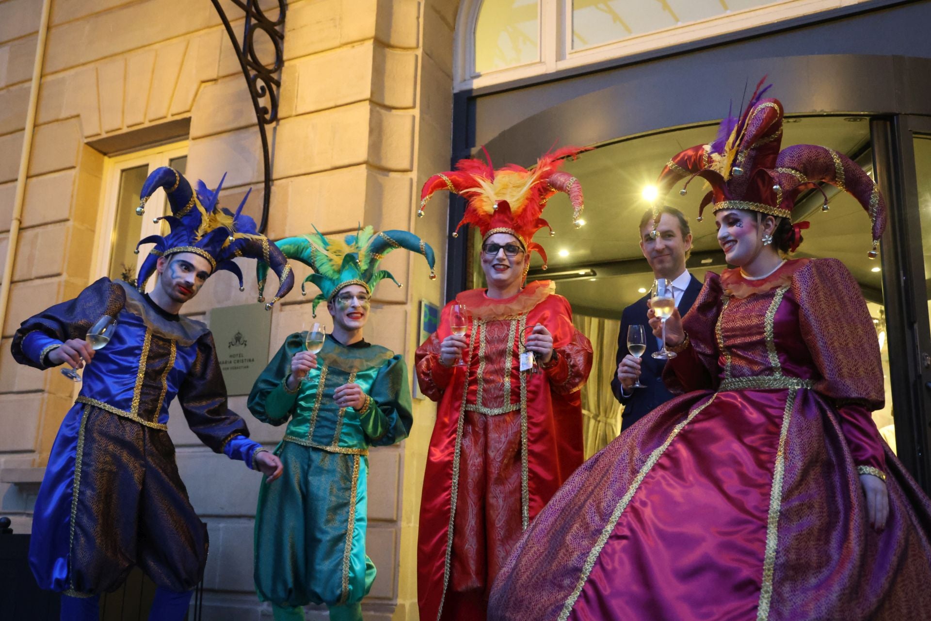 Ongi etorri, Dios Momo