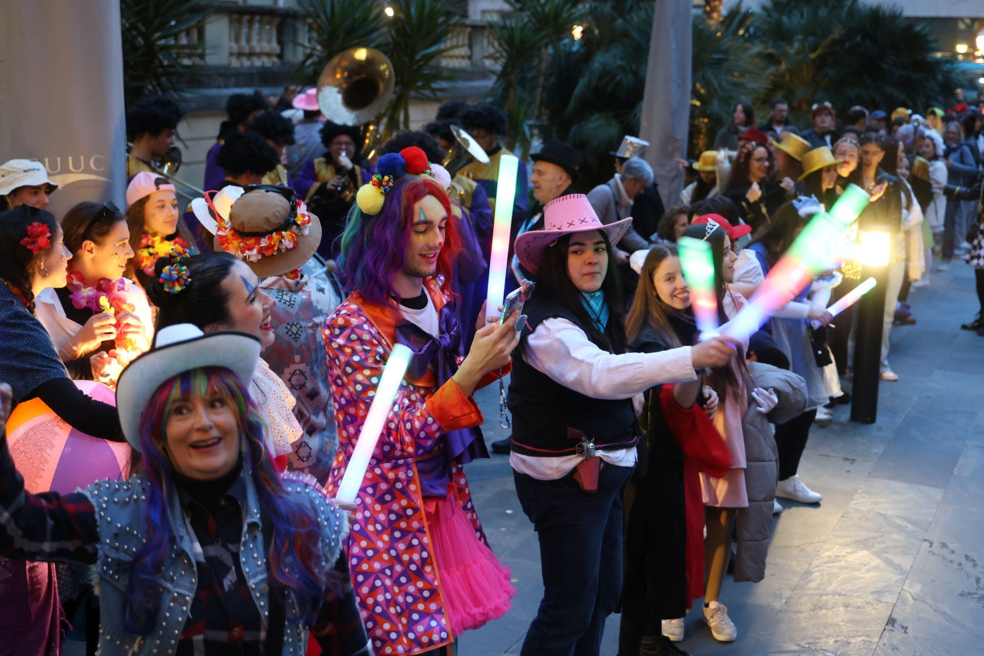 Ongi etorri, Dios Momo